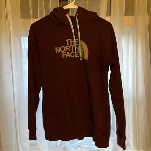 The North Face large burgundy hoodie. - Picture 15 of 15